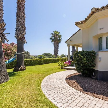 Villa Lujo Olivanova Golf Met ภายนอก รูปภาพ