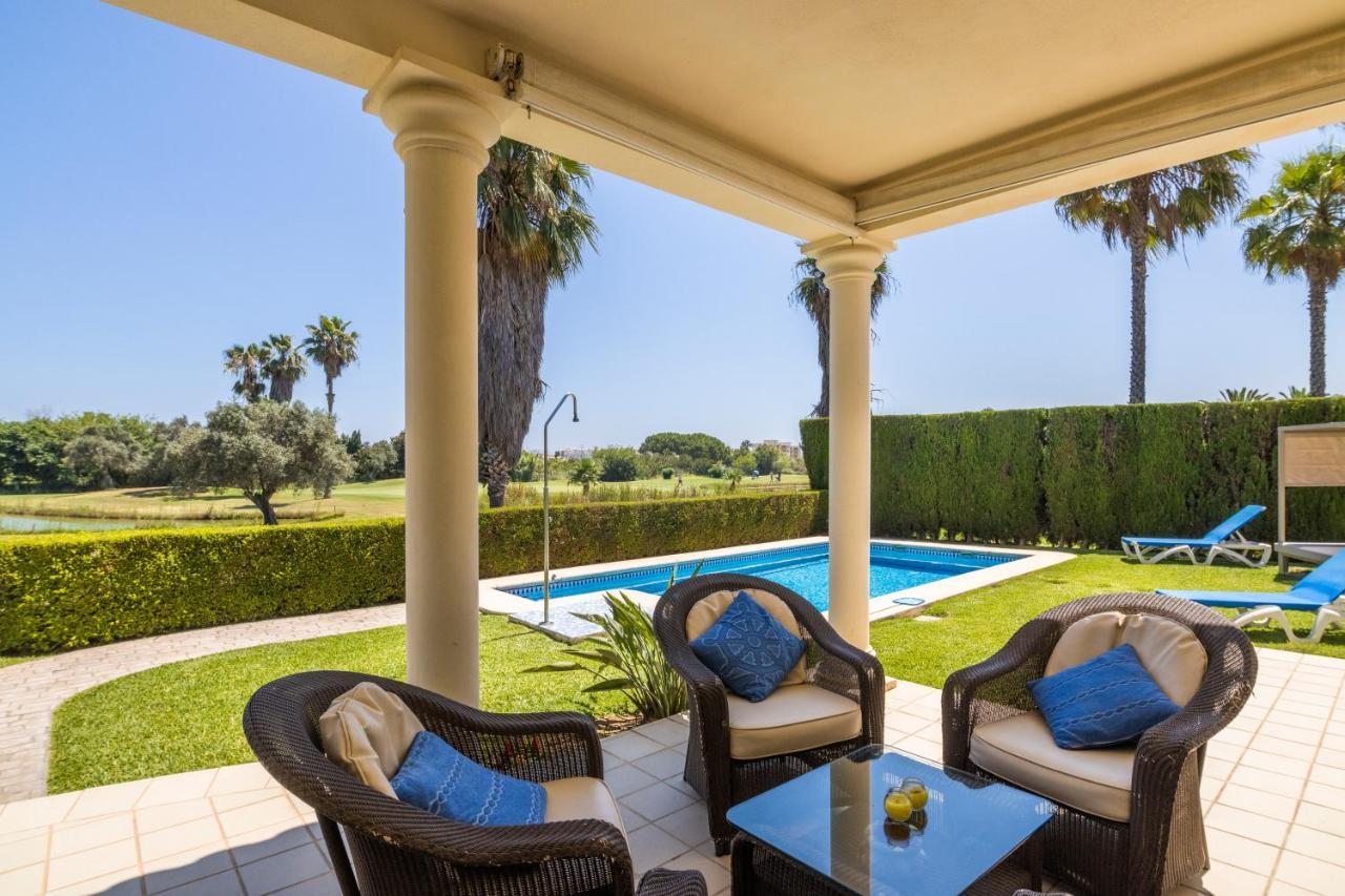 Villa Lujo Olivanova Golf Met ภายนอก รูปภาพ