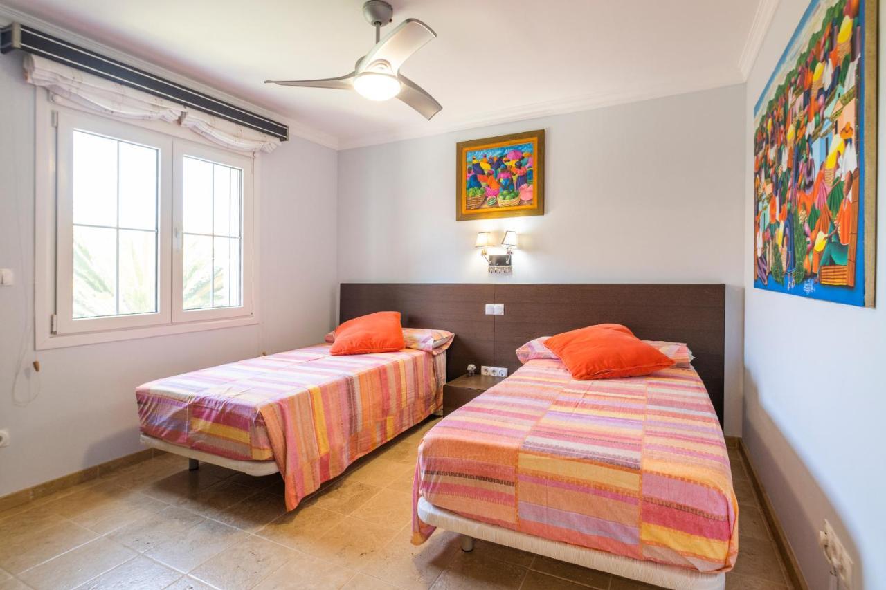Villa Lujo Olivanova Golf Met ภายนอก รูปภาพ